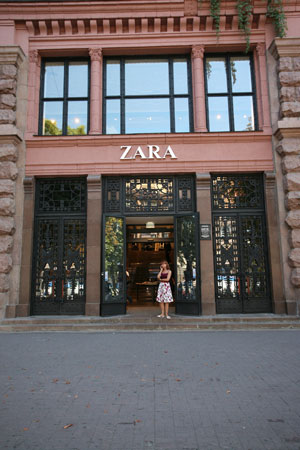 Zara – крупнейший продавец одежды в мире